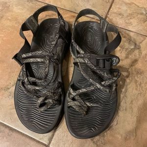 Chaco Women’s ZX2 Black/Gray Sandals with Toe Strap Sz 10